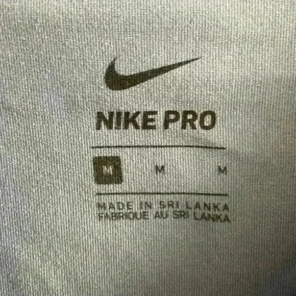 Nike pro men’s blue crewneck layering/workout thumb holes top. Medium - Picture 4 of 5